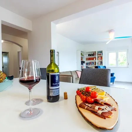 House Anavi * Tugare