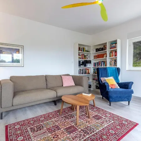 House Anavi Semesterbostad