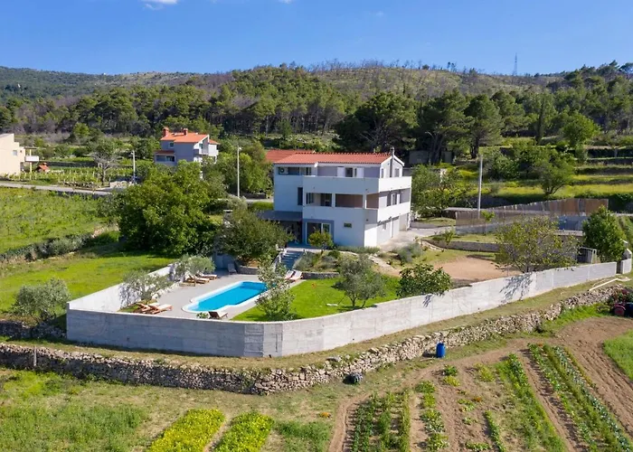 House Anavi * Tugare