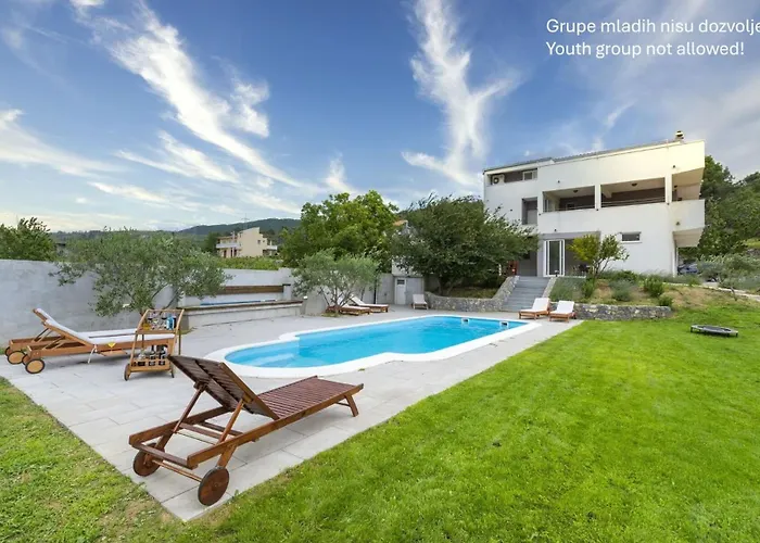 House Anavi