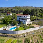 House Anavi * Tugare