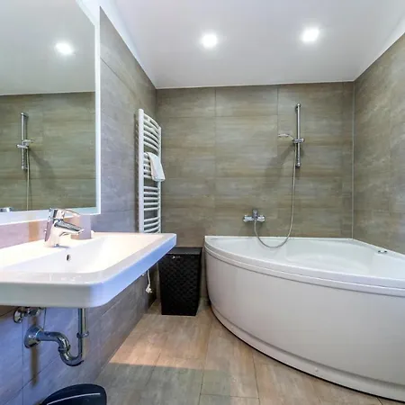 House Anavi