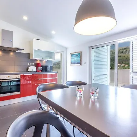 House Anavi Holiday home