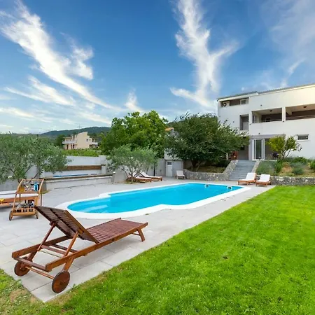 House Anavi Holiday home Tugare
