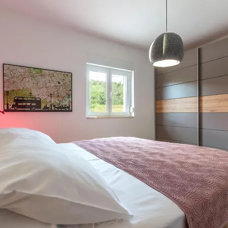 House Anavi Holiday home