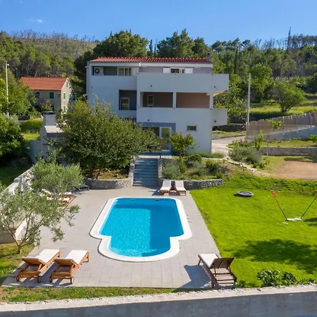 House Anavi *