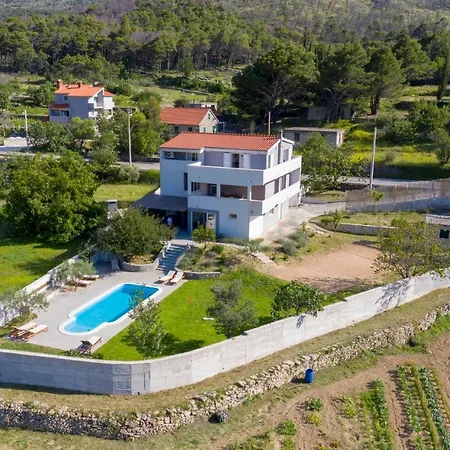 House Anavi *