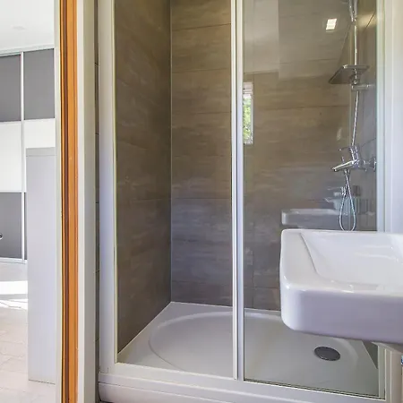 House Anavi * Tugare