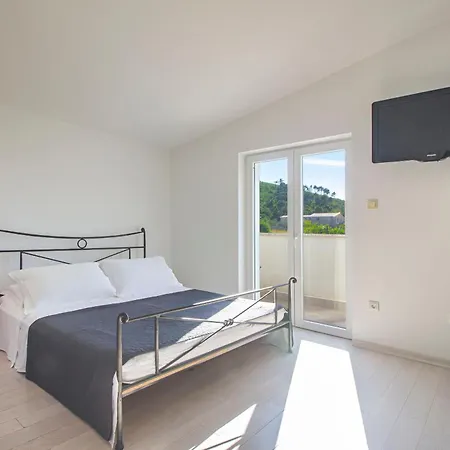 House Anavi בית נופש Tugare