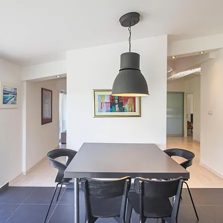 House Anavi
