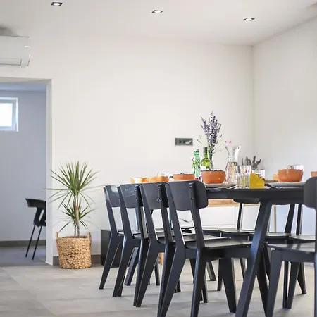House Anavi בית נופש Tugare