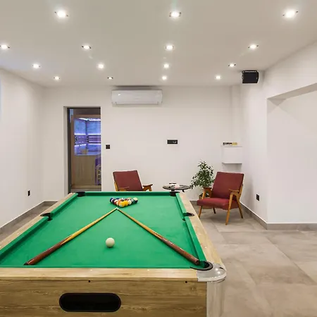 House Anavi
