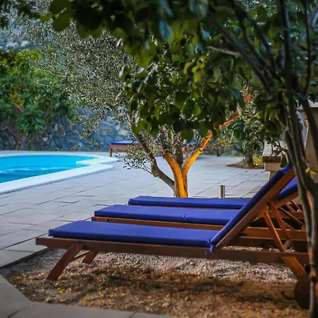 בית נופש House Anavi Tugare