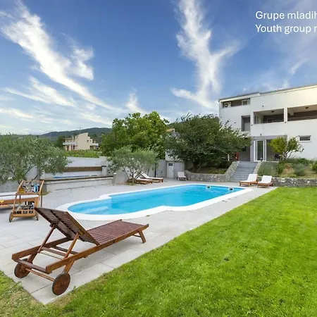 House Anavi